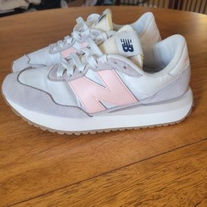 New Balance 237 V1 Classic | Women's Size 8 | Sea Salt/Pink Haze